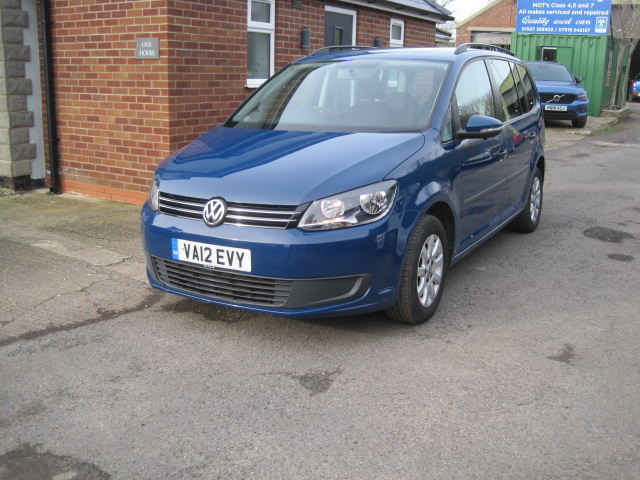 VOLKSWAGEN TOURAN